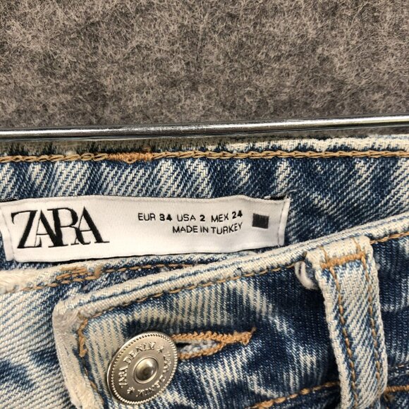 Zara High Waisted Mom Jean Womens Size 2 Light Wash Blue Distressed Raw Hem‎ - Picture 6 of 11